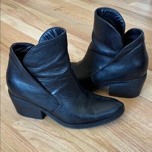 Dolce Vita Black Leather Ankle Booties Size 8.5